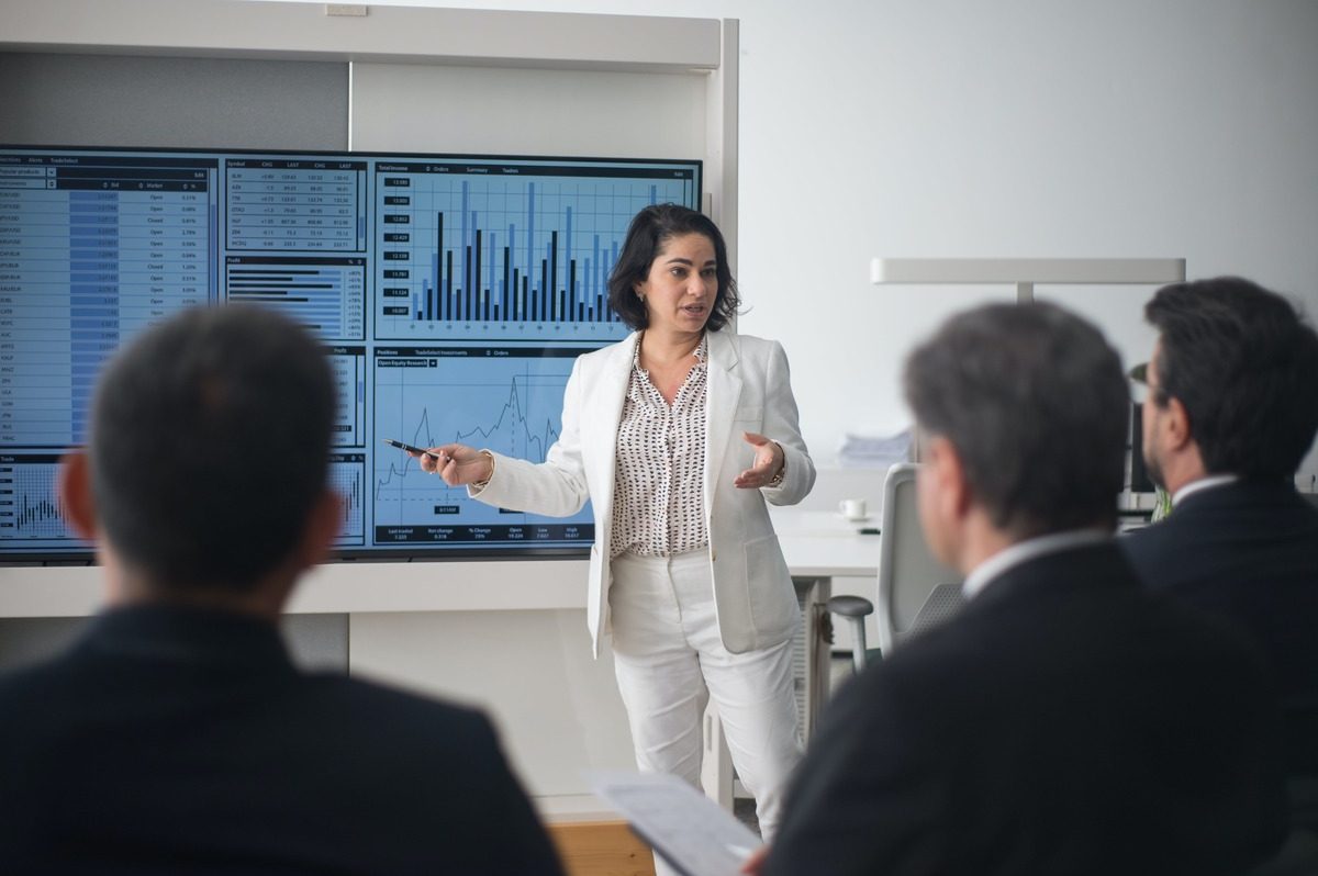 woman-giving-presentation