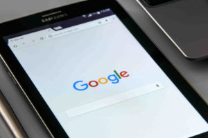 black-samsung-tablet-display-google-browser-on-screen